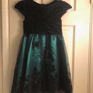 Holiday-Formal girls dress Size 6 Black/Green